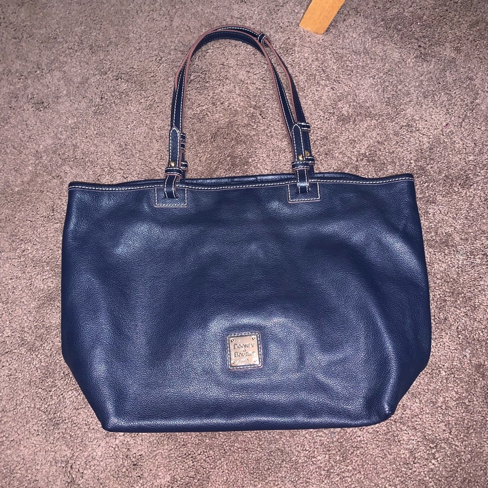 Dooney & Bourke Tote Style Purse